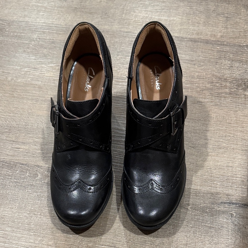 Clarks Black Leather Oxford Shoes